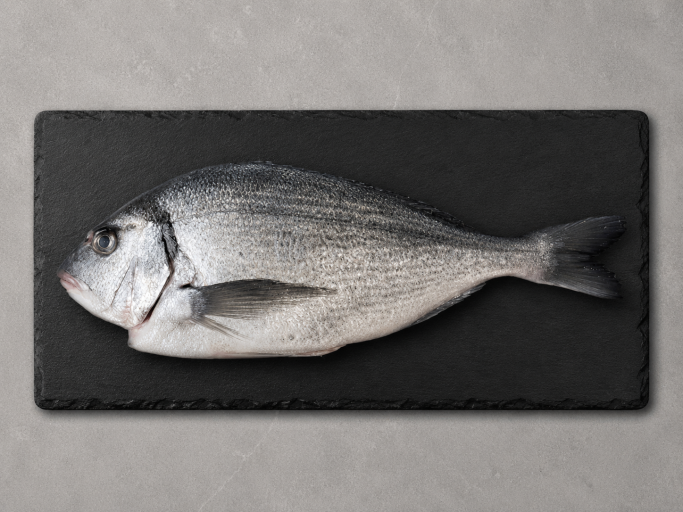 Ganze frische Dorade · Frische Dorade küchenfertig · Ganze Dorade zum Grillen · Frische Dorade für den Backofen · Ganze Dorade von Delishopper